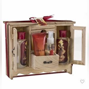 French Vanilla Bath & Body Gift Set - Red and Brown